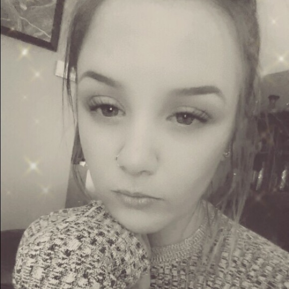 Meet your Posher, Sara - Picture 1 of 1